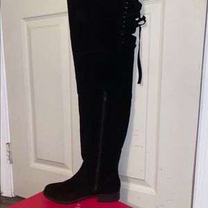 Women’s Thigh high boat Wmns sz 8 never worn